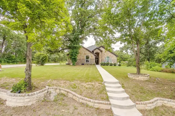 Azle, TX 76020,301 Lakeside Drive