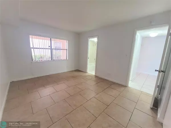 Coral Springs, FL 33065,2949 Riverside Dr  #124