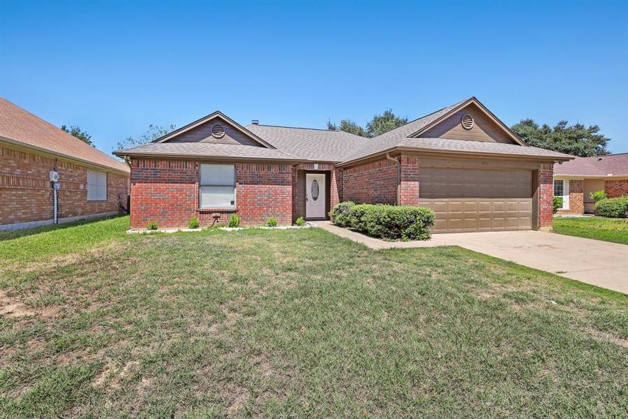 2516 Woodlark Drive, Fort Worth, TX 76123