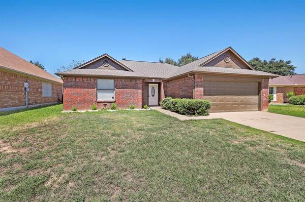 2516 Woodlark Drive, Fort Worth, TX 76123