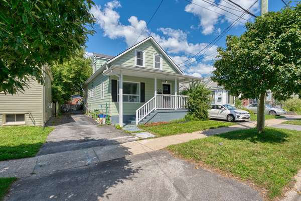 758 Victoria ST, Kingston, ON K7K 4T1