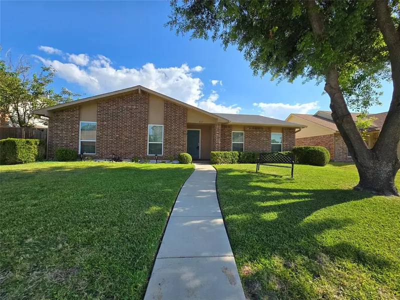 8117 Kensington Drive, Rowlett, TX 75088