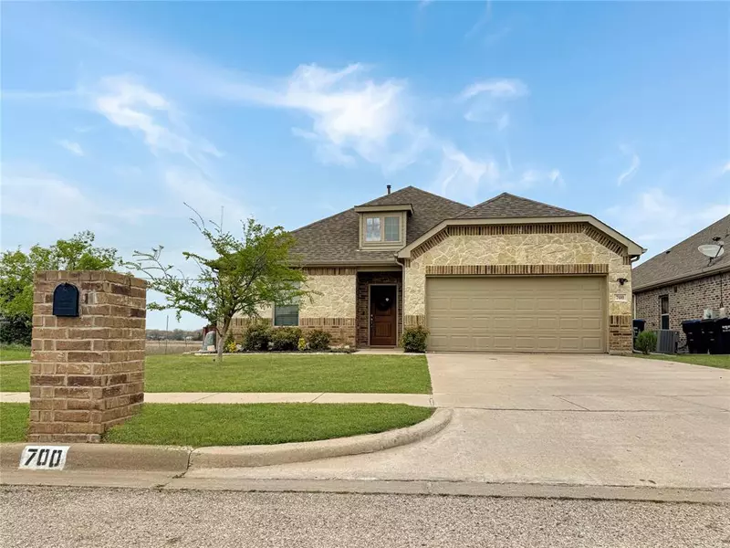 700 Teakwood Drive, Greenville, TX 75402