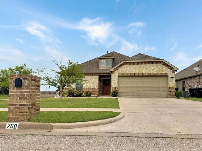 700 Teakwood Drive, Greenville, TX 75402