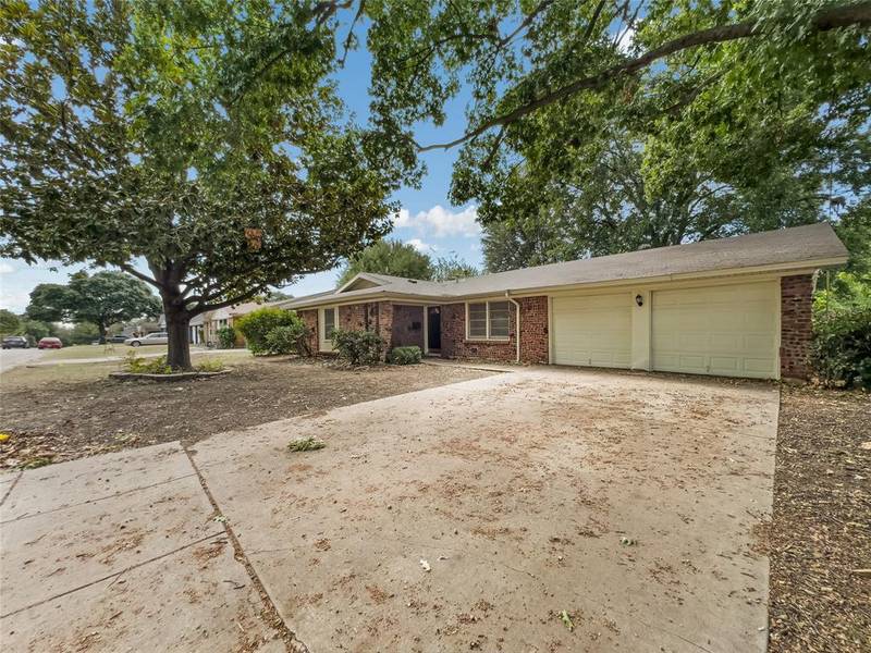 5616 Ammons Street, Haltom City, TX 76117