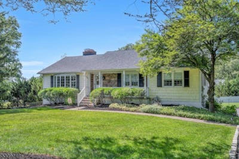 7 Fawn Dr, Montville Twp., NJ 07045