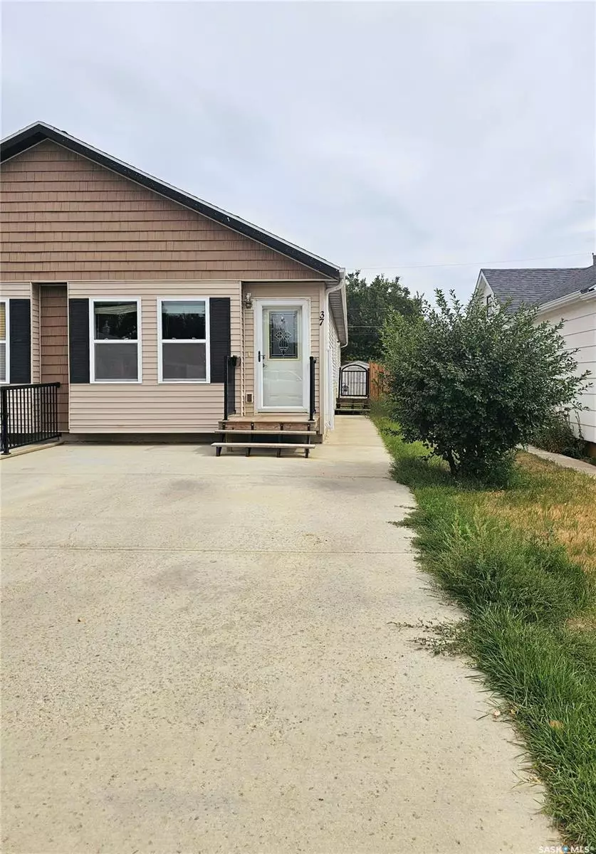 Swift Current, SK S9H 3L1,37 4th AVENUE SE