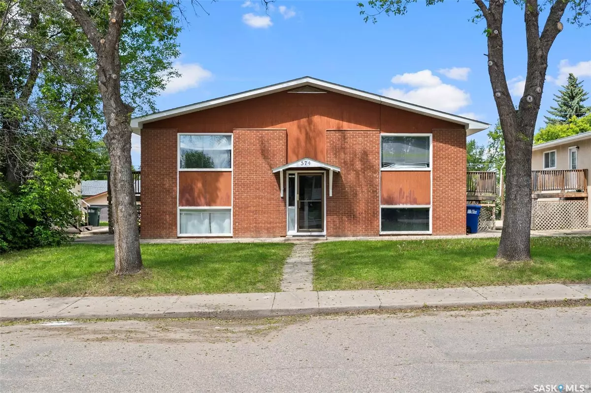 Prince Albert, SK S6V 1V5,574 26th STREET E