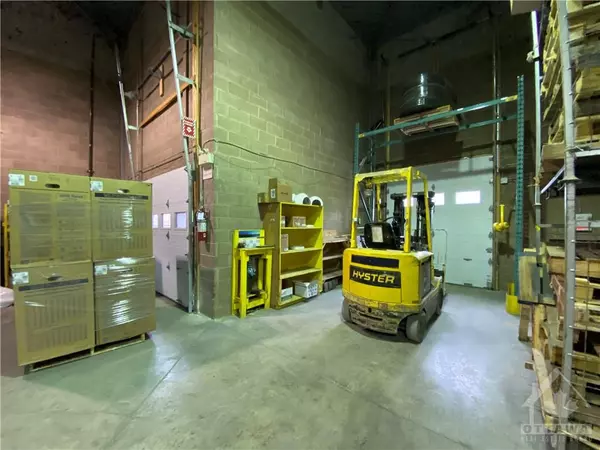 Ottawa, ON K1J 9N5,5300 CANOTEK RD #26-28