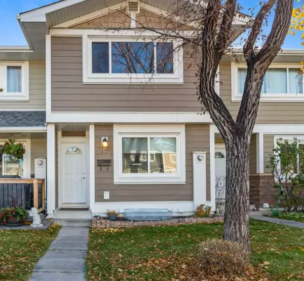 417 Georgian Villas Northeast, Calgary, AB T2A 7E3