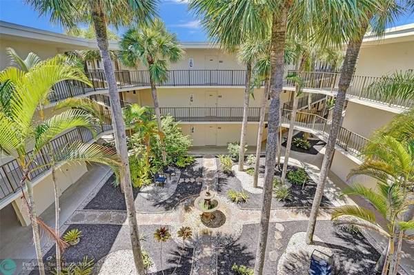 Delray Beach, FL 33484,5340 Las Verdes Cir  #303