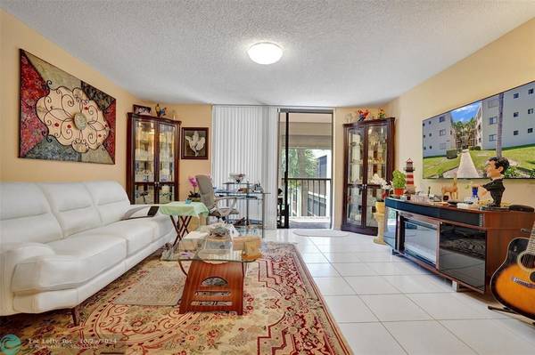 Delray Beach, FL 33484,5340 Las Verdes Cir  #303