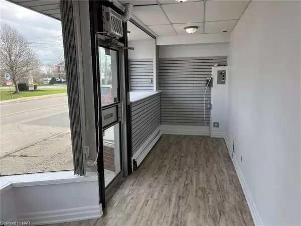 Port Colborne, ON L3K 4J5,832 KING ST