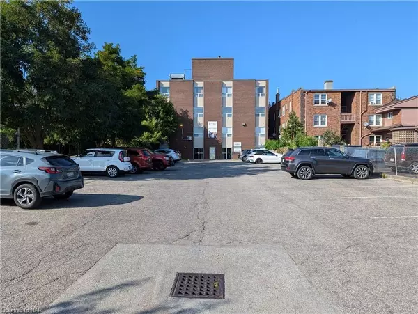 St. Catharines, ON L2R 2Z4,112 QUEENSTON ST #302