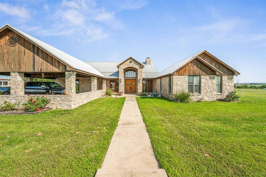 Stephenville, TX 76401,404 Private Road 1562