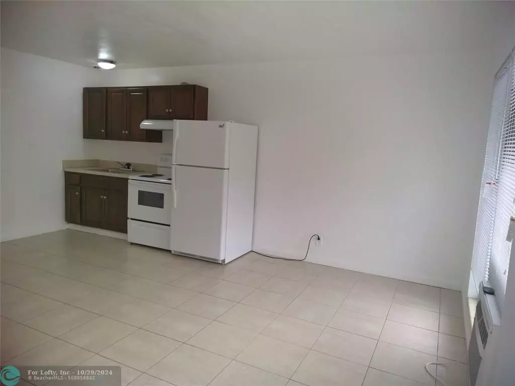 Fort Lauderdale, FL 33334,5181 NE 18TH AVE  #2