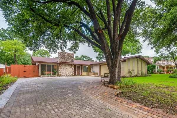 2409 Summit Drive, Irving, TX 75062