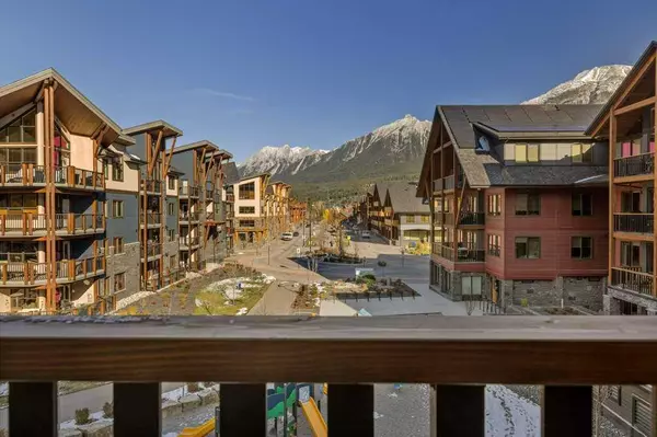 Canmore, AB T1W 0N5,1315 Spring Creek Gate #306