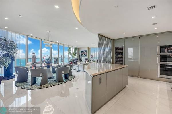 Sunny Isles Beach, FL 33160,18975 Collins Ave  #1100