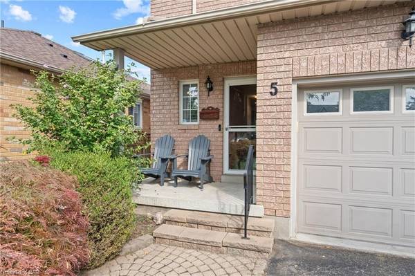 St. Catharines, ON L2N 7R4,5 FONTHILL CT