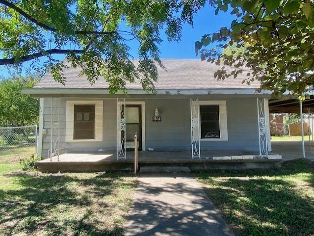 307 N Trappier Street, Alvord, TX 76225