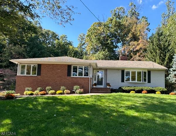 261 Meeting House Lane, Mountainside Boro, NJ 07092