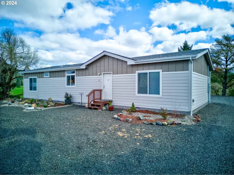 100 CRATER RD, Camas Valley, OR 97416