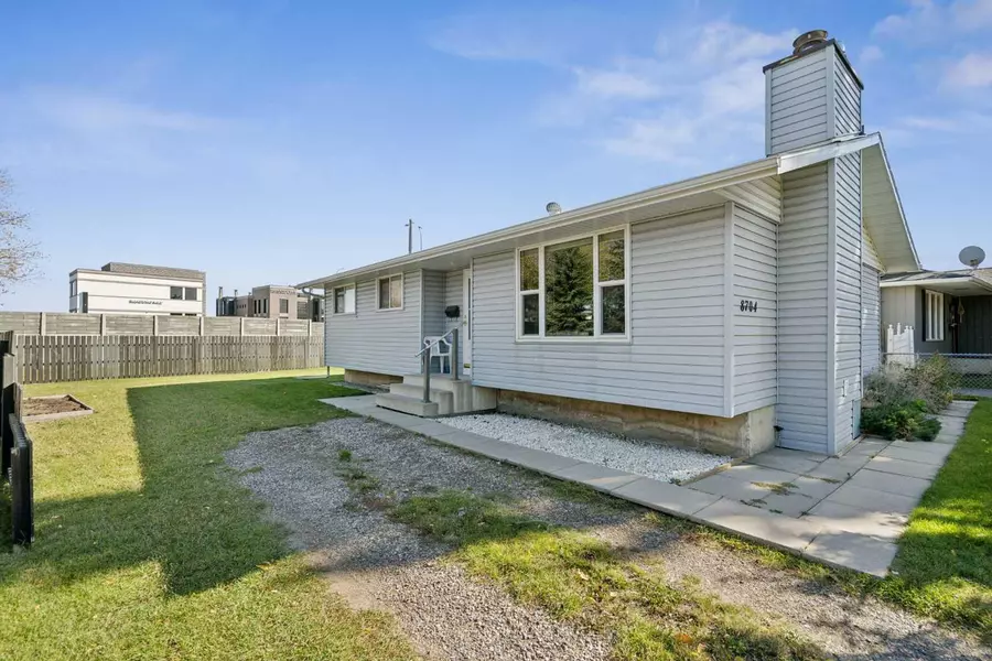 8704 6 ST Southeast, Calgary, AB T2H 2A8