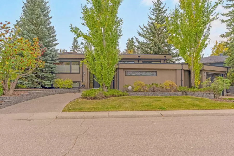 307 Wildwood DR Southwest, Calgary, AB T3C 3E2