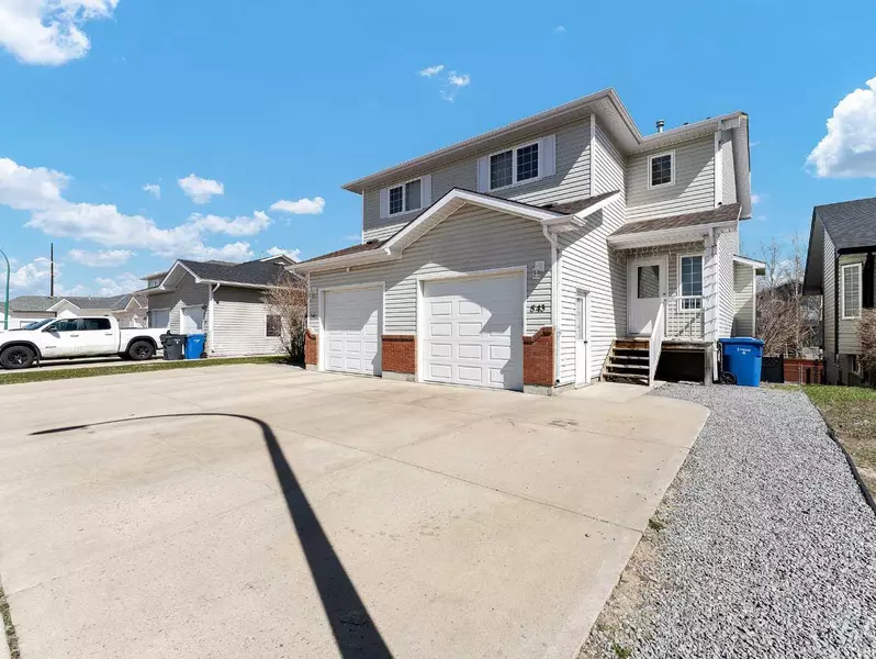 543 Stark WAY Southeast, Medicine Hat, AB T1B4R6