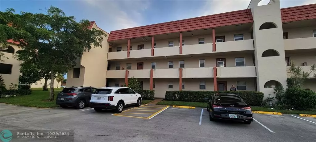 2750 W Sunrise Lakes Dr  #101, Sunrise, FL 33322