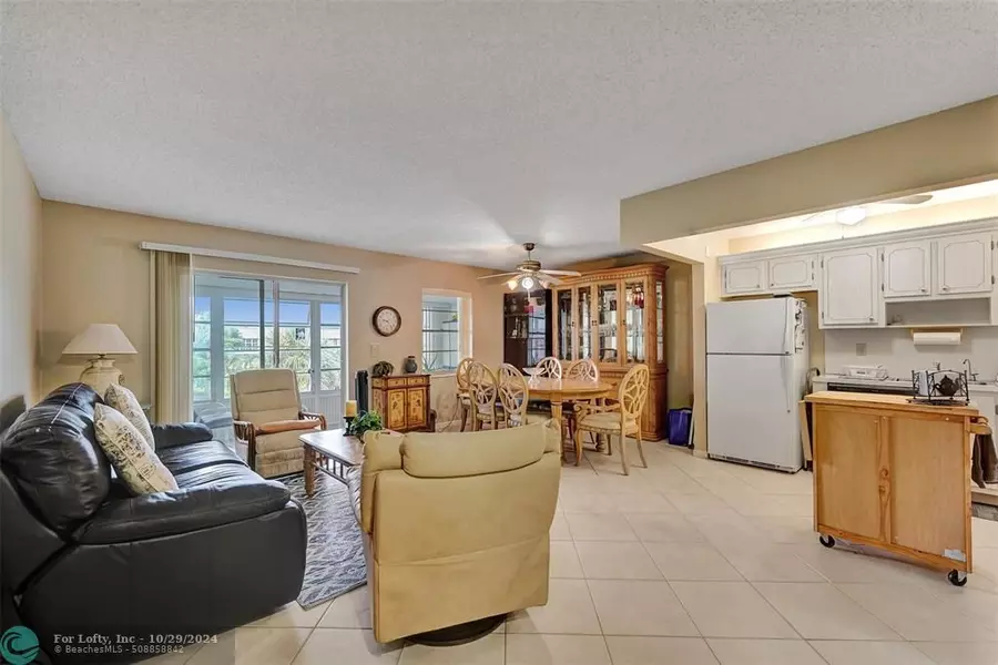 4980 E Sabal Palm Blvd  #330, Tamarac, FL 33319