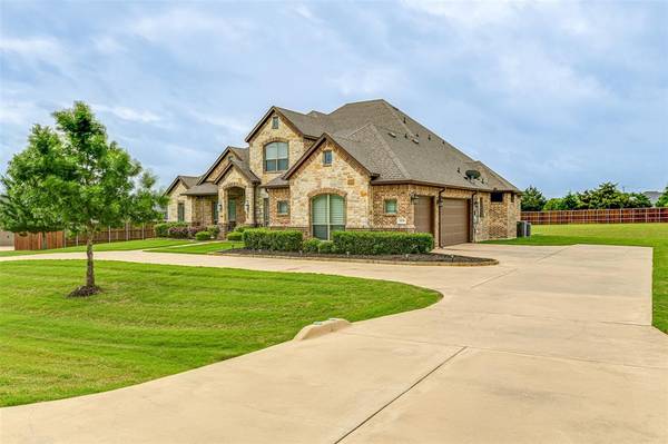 7070 Dillon Circle, Midlothian, TX 76065