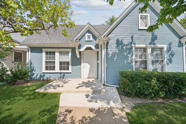 3729 College Avenue,  Fort Worth,  TX 76110