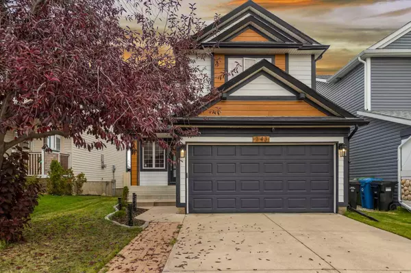 243 Somerglen RD Southwest, Calgary, AB T2Y 3V5