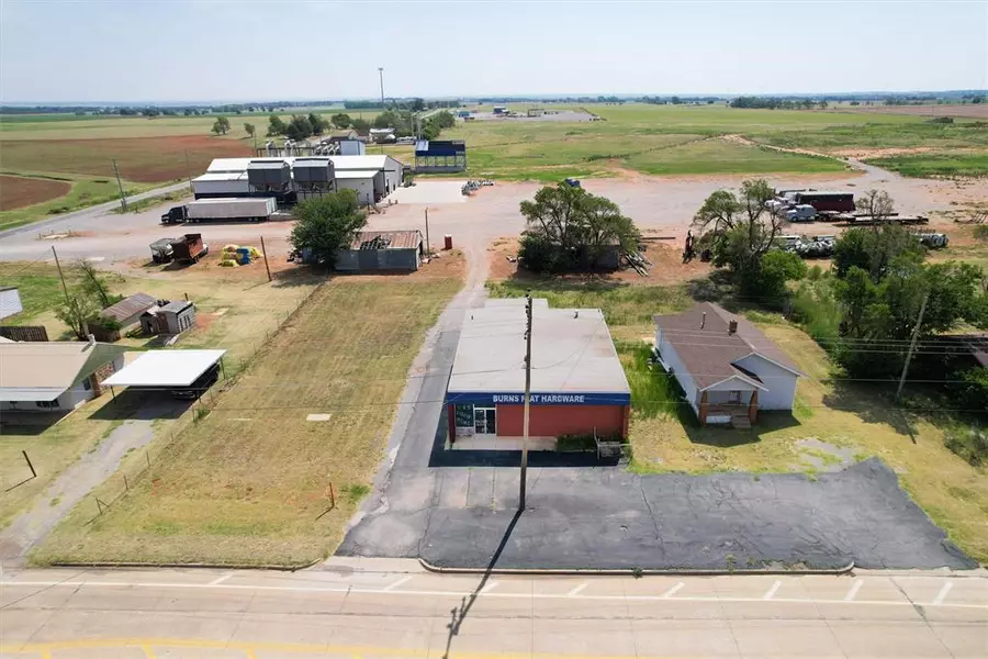 305 Highway 44, Foss, OK 73647