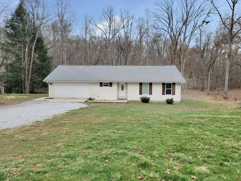 1805 Poplar Dr, Crossville, TN 38571