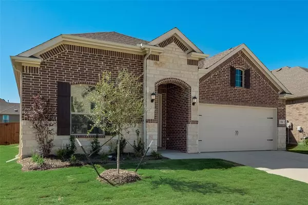 1112 Water Canna Drive, Fort Worth, TX 76247