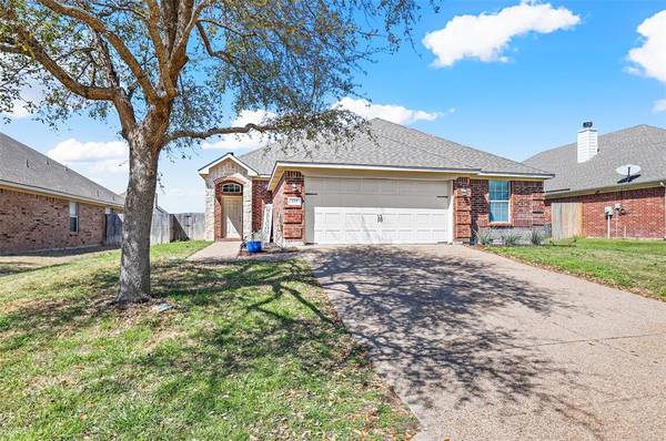 155 Overland Trail, Willow Park, TX 76087