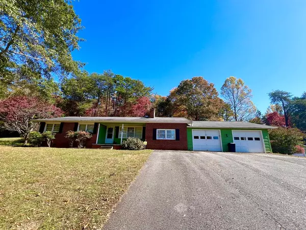 136 Ashe Knob Drive, Hayesville, NC 28904