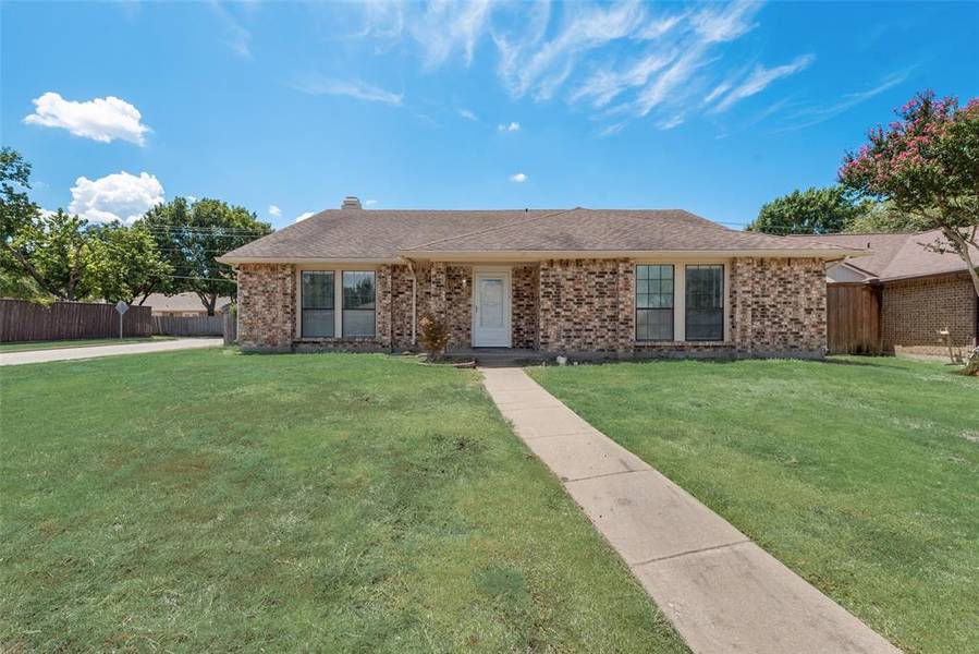 2930 Dukeswood Drive, Garland, TX 75040