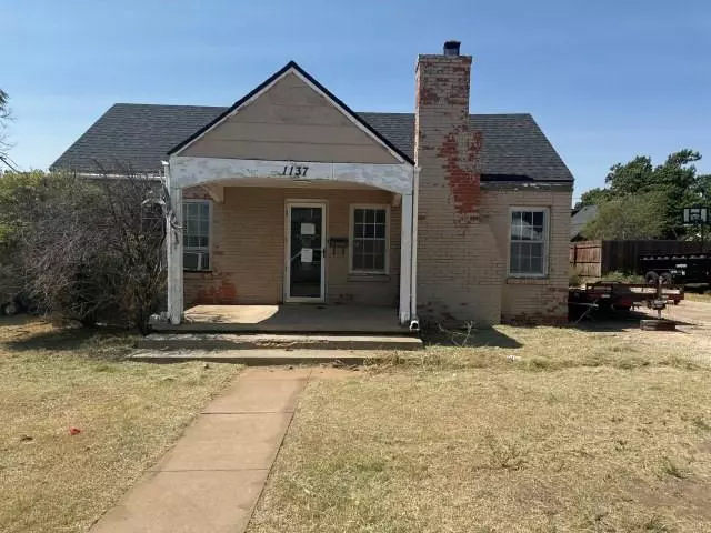 1137 N Russell Street, Pampa, TX 79065