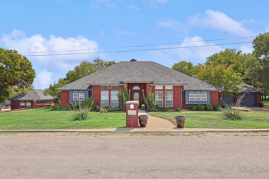 309 Lakeview Drive, Runaway Bay, TX 76426