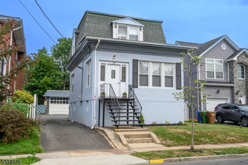 104 W Elm St, Linden City, NJ 07036