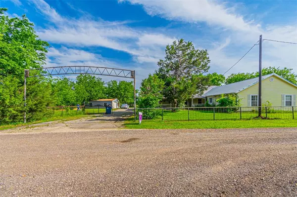 Campbell, TX 75422,6413 County Road 3205