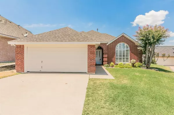 8432 Golf Club Circle, Fort Worth, TX 76179