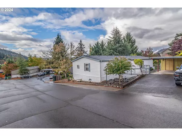 Roseburg, OR 97470,297 OLIVIA LN