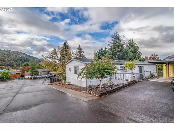 Roseburg, OR 97470,297 OLIVIA LN