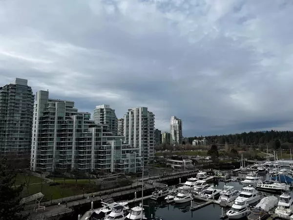 1590 COAL HARBOUR QUAY, Vancouver, BC V6G 3G1