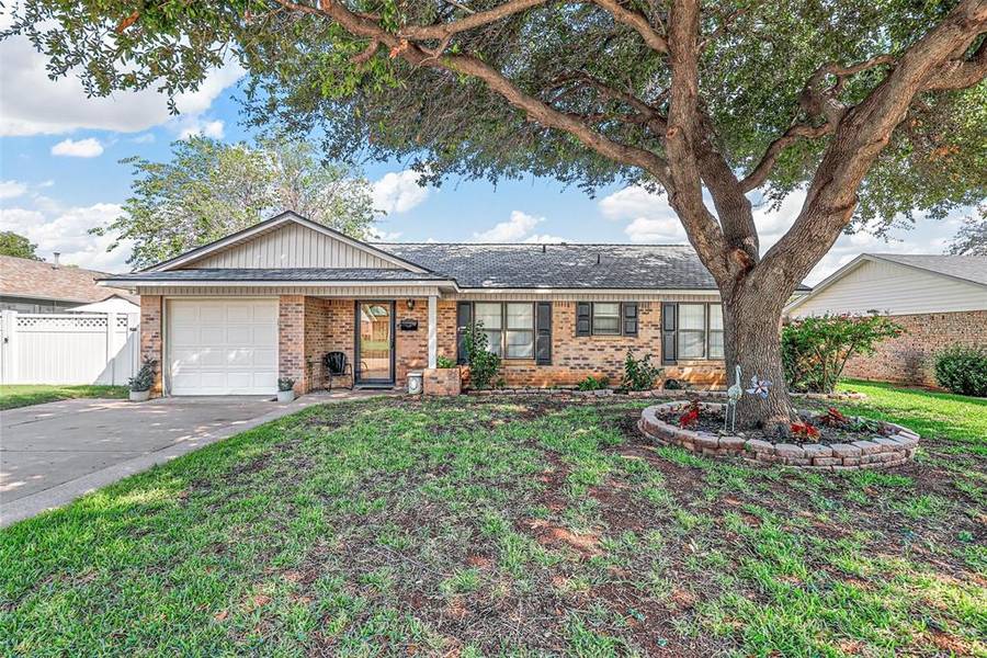 705 E Bovell Street, Crowley, TX 76036